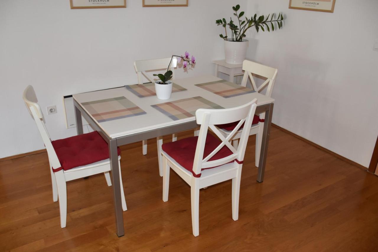 Apartman Tina Apartment โปเรช ภายนอก รูปภาพ