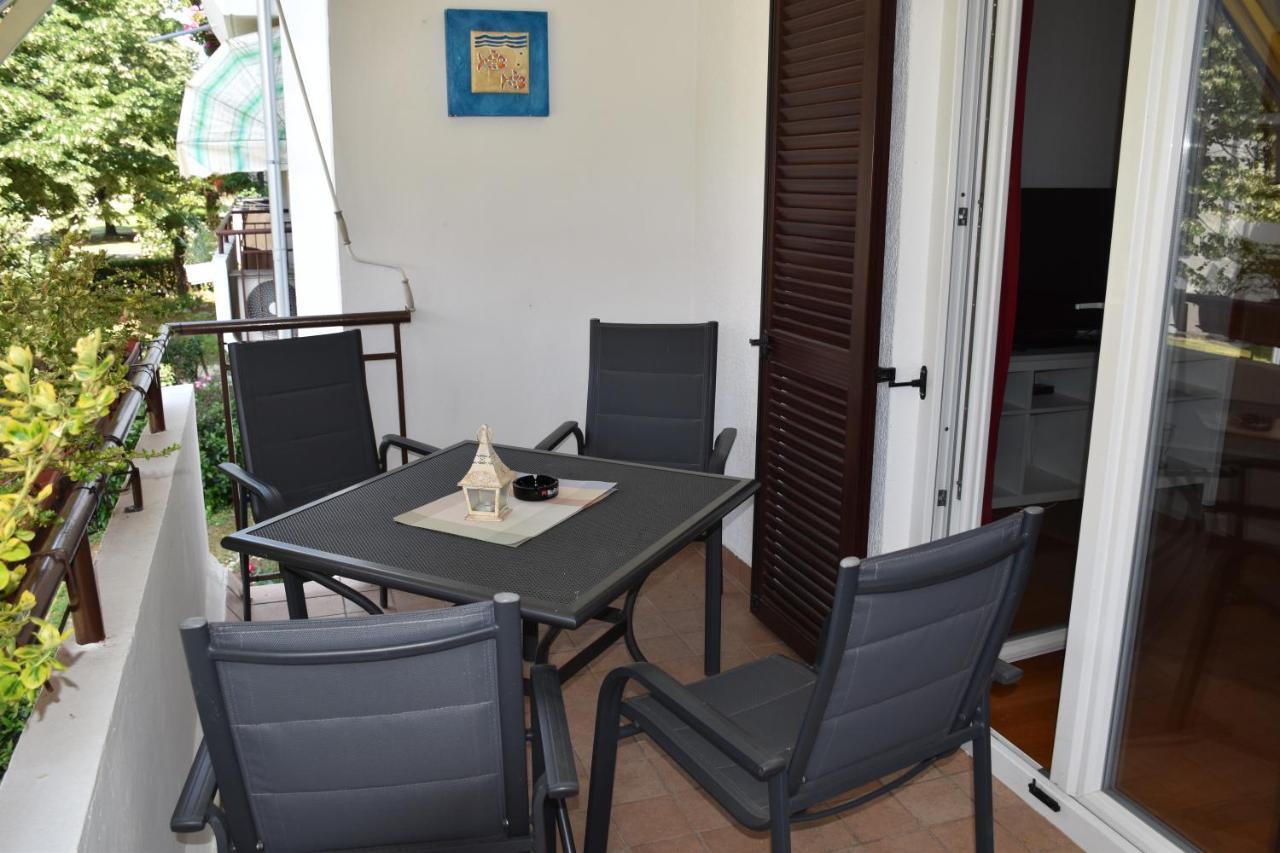 Apartman Tina Apartment โปเรช ภายนอก รูปภาพ