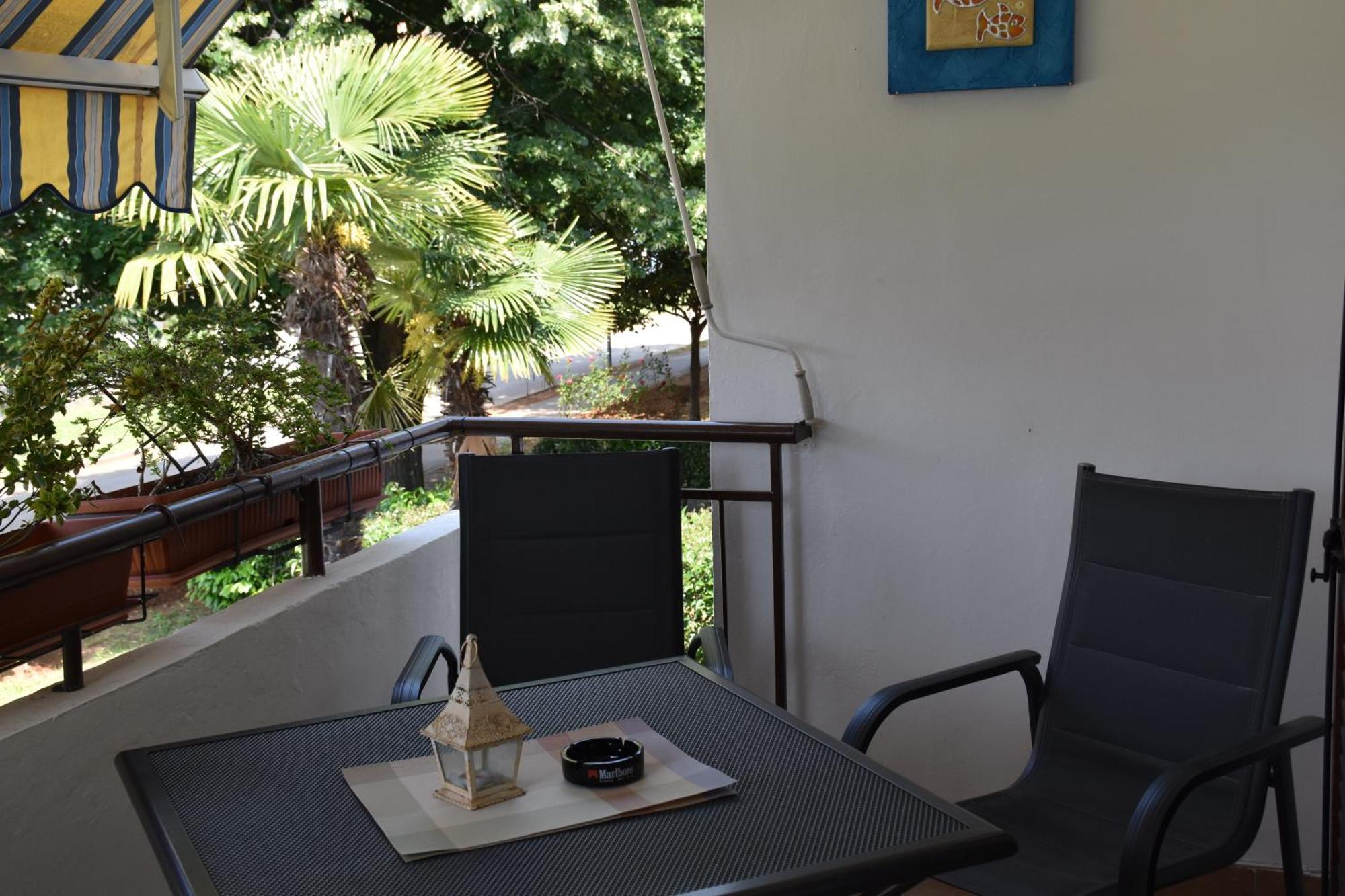 Apartman Tina Apartment โปเรช ภายนอก รูปภาพ