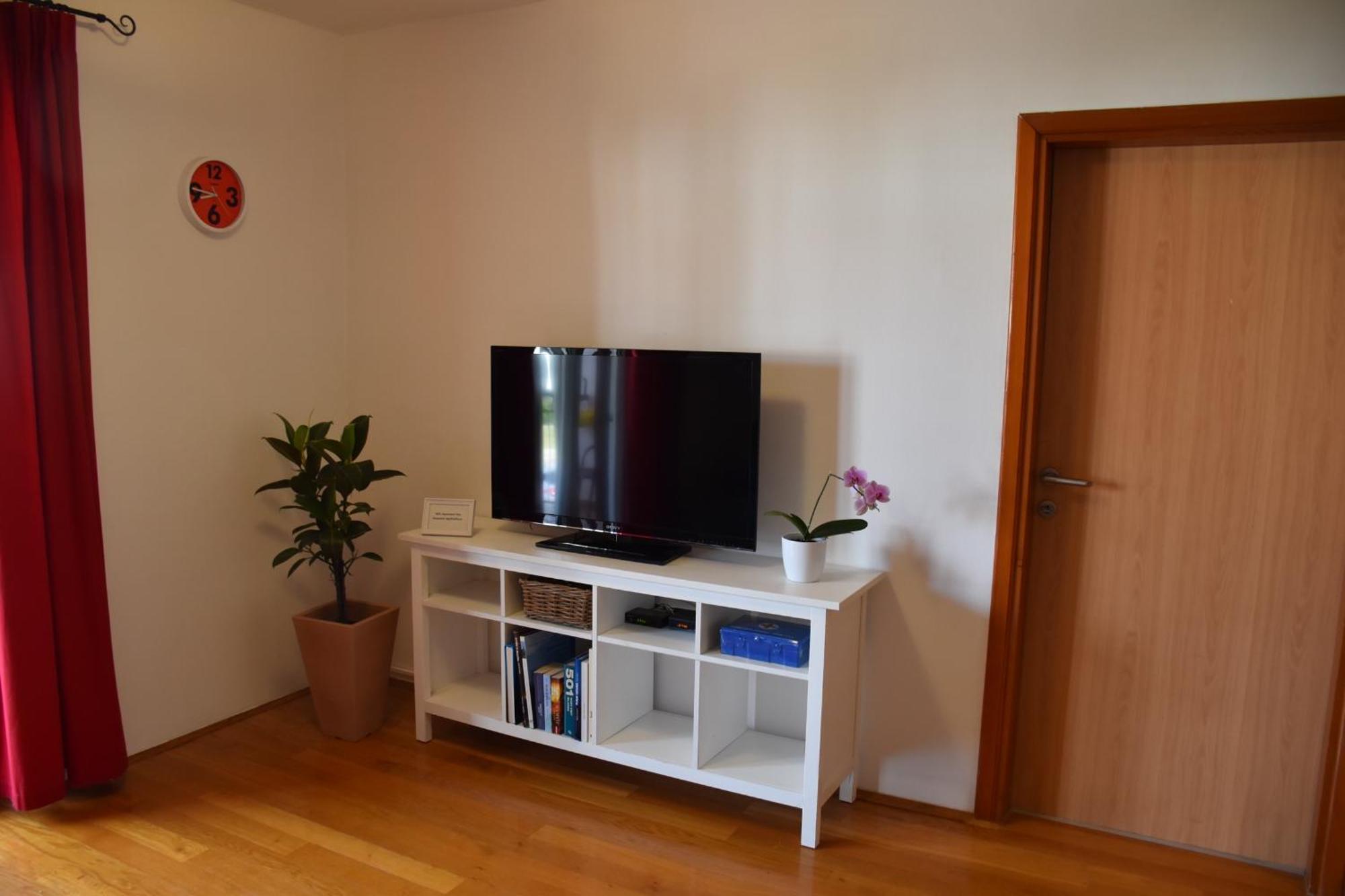 Apartman Tina Apartment โปเรช ภายนอก รูปภาพ